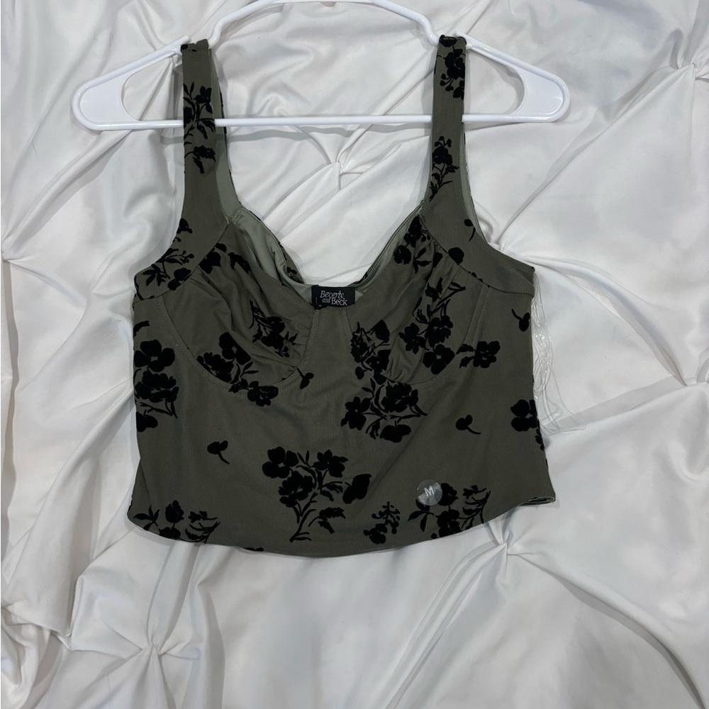 NWT CROP TOP